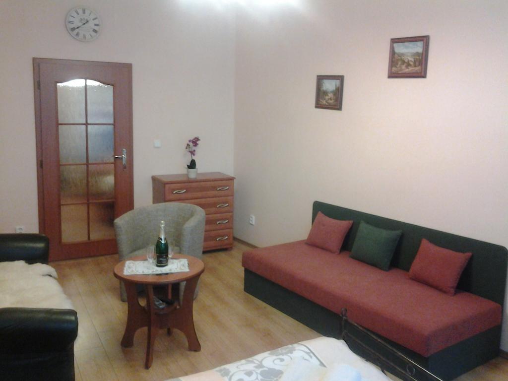 U Tri Jehnatek Apartment Karlovy Vary Exterior photo