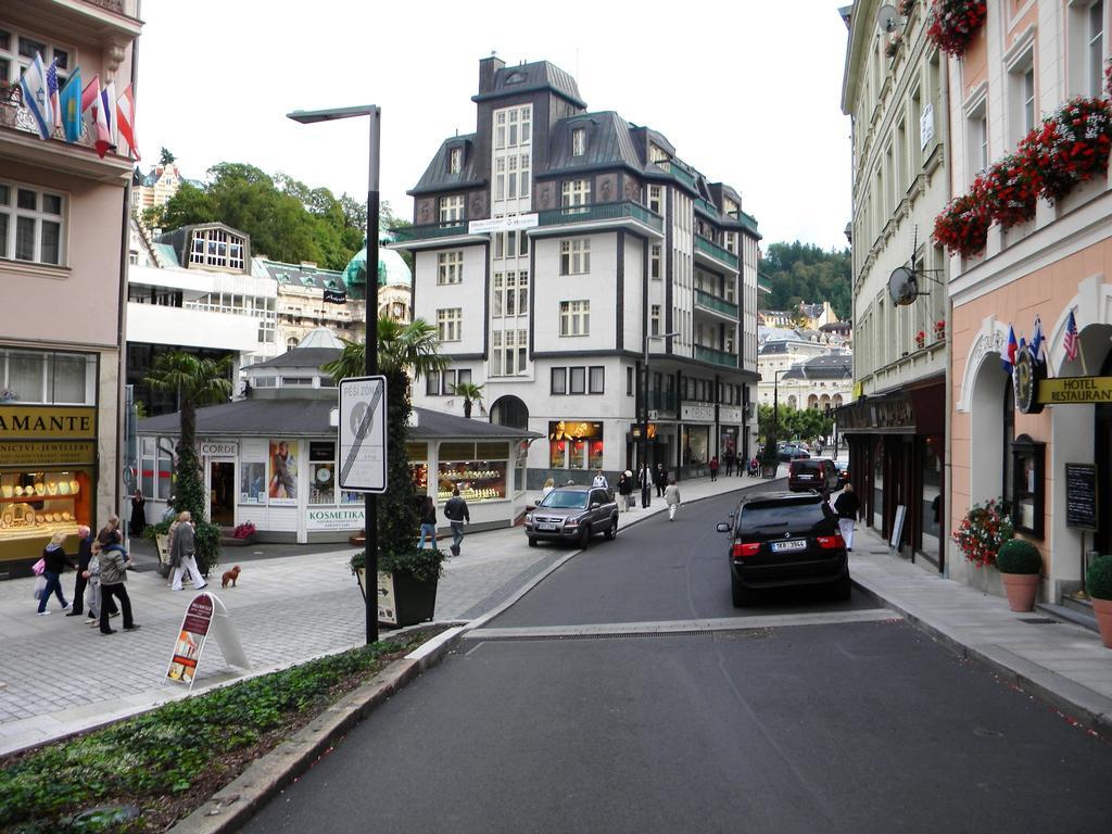 U Tri Jehnatek Apartment Karlovy Vary Exterior photo